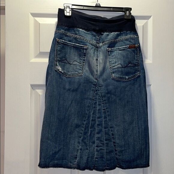 ✨A Pea in the Pod 7 for All Mankind denim skirt - Picture 3 of 9